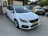 Foto 27 van Peugeot 308 SW 1.2 PureTech Blue Lease Executive DAB+