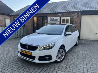 Foto 20 van Peugeot 308 SW 1.2 PureTech Blue Lease Executive DAB+