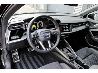 Foto 13 van Audi A3 Sportback 45 TFSI e S edition Competition | Memory | B&O | Matrix | Camera | Standkachel