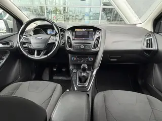 Foto 16 van Ford Focus Wagon 1.0 Titanium 125pk Trekhaak / Camera / Cruise Control