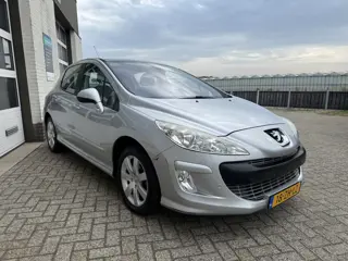 Foto 14 van Peugeot 308 1.6 THP XT|Automaat|Trekhaak|Clima|Pano|