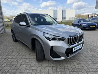 Foto 17 van BMW X1 sDrive20i M Sport Panoramadak Stuurwielverwarming Massage 19 Inch Keyless Entry ACC Harman-Ka