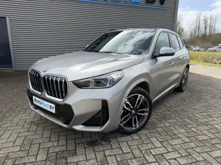 Foto 20 van BMW X1 sDrive20i M Sport Premium Pakket Panoramadak Trekhaak Achteruitrijcamera Stoelverwarming Keyl