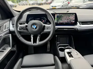 Foto 13 van BMW X1 xDrive23i M Sport Panoramadak Trekhaak Head-Up Display Leder ACC Stoelverwarming Harman-Kardo