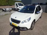 Foto 23 van Peugeot 2008 1.2 PureTech Féline Ecc, Panorama dak, Carplay/android, trekhaak, metallic lak