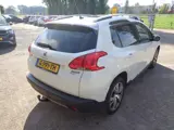 Foto 24 van Peugeot 2008 1.2 PureTech Féline Ecc, Panorama dak, Carplay/android, trekhaak, metallic lak
