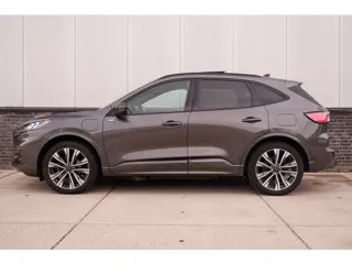 Foto 18 van Ford Kuga 2.5 PHEV ST-Line X | Panoramadak | Elek. trekhaak | Carplay | BLIS | B&O