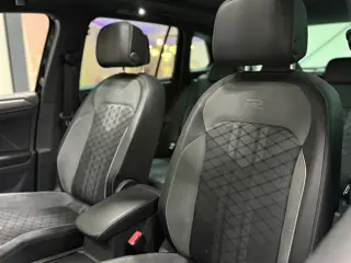 Foto 16 van Volkswagen Tiguan 1.4 TSI eHybrid 245 PK 3x R-Line Aut.| Pano | Virtual |Camera | Matrix | Keyless |