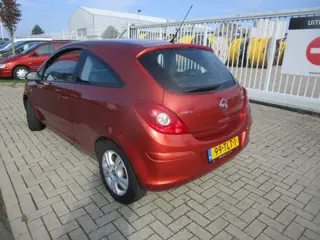 Foto 13 van Opel Corsa 1.3 CDTi EcoFlex S/S Anniversary Edition
