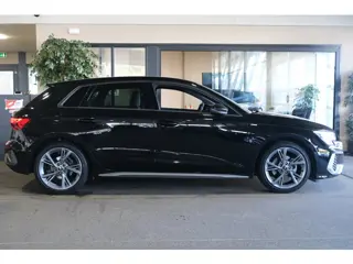 Foto 19 van Audi A3 Sportback 30 TFSI 2x S-line Leder Matrix Camera Led