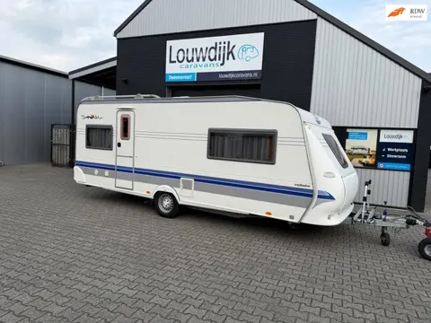 HOBBY Exclusive 560 UFF ’05 (Queensbed, Mover)