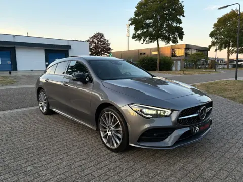MERCEDES-BENZ CLA-KLASSE 250e AMG Distronic+ HUD Pano Burmester