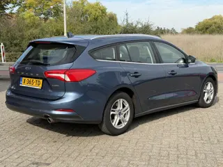 Foto 11 van Ford Focus Wagon 1.0 EcoBoost ST Line Business WINTER PACK | AIRCO | BOVAG !!