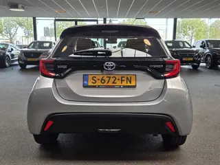 Foto 18 van Toyota Yaris 1.5 Hybrid Dynamic (bj 2023, automaat)