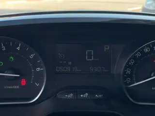 Foto 12 van Peugeot 2008 1.2 PureTech Blue Lion | 'Hoge instap' | 1e Eig | NL Auto
