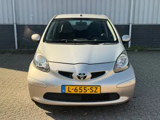 Foto 14 van Toyota Aygo 1.0-12V Airco | Half Leder | Luxe Uitvoering | Zuinig