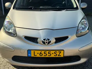 Foto 15 van Toyota Aygo 1.0-12V Airco | Half Leder | Luxe Uitvoering | Zuinig