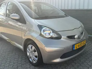 Foto 18 van Toyota Aygo 1.0-12V Airco | Half Leder | Luxe Uitvoering | Zuinig