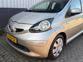 Foto 19 van Toyota Aygo 1.0-12V Airco | Half Leder | Luxe Uitvoering | Zuinig