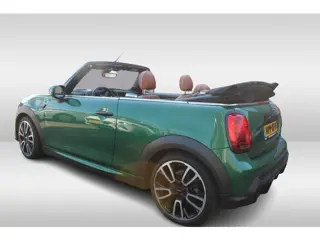 Foto 15 van MINI Cabrio 1.5 Cooper John Cooper Works l Britisch racing green l Chester bruin leer l PDC l Stoelv