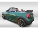 Foto 25 van MINI Cabrio 1.5 Cooper John Cooper Works l Britisch racing green l Chester bruin leer l PDC l Stoelv