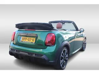 Foto 17 van MINI Cabrio 1.5 Cooper John Cooper Works l Britisch racing green l Chester bruin leer l PDC l Stoelv