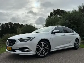 Opel Insignia Grand Sport 1.5 Turbo OPC Line Automaat | Leder | 18" Velgen | Camera | Trekhaak | Nav