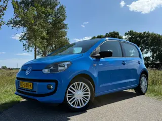 Volkswagen Up! 1.0 high up! BlueMotion | Navi | Stoelverwarming | 2e Eigenaar | Airco | 15" Velgen |