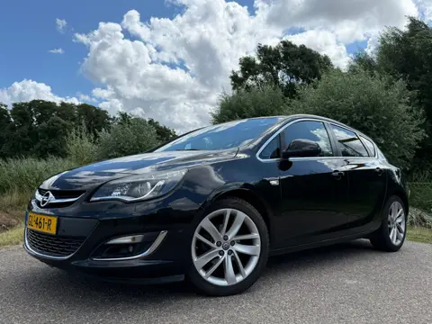 Opel Astra 1.4 Turbo Sport + | Camera | Leder | 18" Velgen | Navi | Stoelverwarming | Clima | 6 Vers