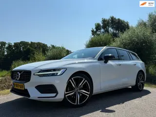 Volvo V60 2.0 B3 R-Design Automaat / Camera / Apple CarPlay-Android Auto / 19" Velgen / Stuur-/Stoel