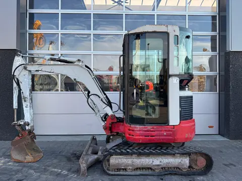 Takeuchi TB23R (bj 2005)