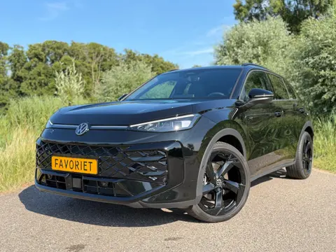 Volkswagen T-Roc 1.5 eTsi R-Line First Edit / Nieuwe BTW Auto / Automaat / 20"LM Velgen / Camera / P