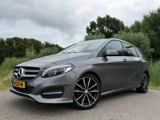 Mercedes-Benz B-klasse 180 Activity Edition Automaat | AMG-Line | 1e Eigenaar | Leder | 18" Velgen |