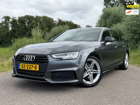 Audi A4 Limousine 2.0 TFSI MHEV Sport S line black edition / NL Auto / Automaat / Navigatie / Climat