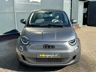 Foto 11 van Fiat 500 La Prima By Bocelli 42 kWh *pano *camera *carplay