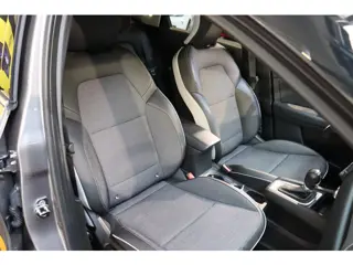 Foto 14 van Renault Captur MHEV 140pk EDC Automaat Intens (bj 2021)
