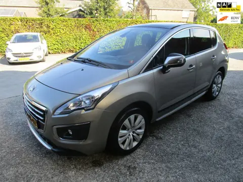 Peugeot 3008 1.6i Allure clima navi cam pano nieuwstaat 2014