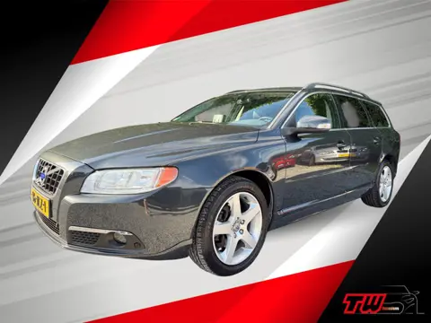 Volvo V70 2.5T Momentum AUT|NWE APK & DB-RIEM|NAVI|TREKH|LEER