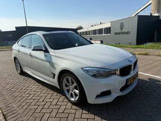 Foto 17 van BMW 3-serie Gran Turismo 320i Executive_PANORAMADAK_NETTE AUTO