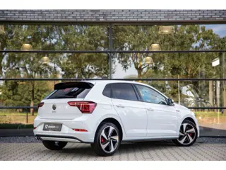 Foto 13 van Volkswagen Polo 2.0 TSI GTI , Adaptive cruise, Stoelverwarming, Sportstuur, Lane assist,