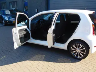 Foto 16 van Volkswagen UP sound 1.0 BMT up! beats