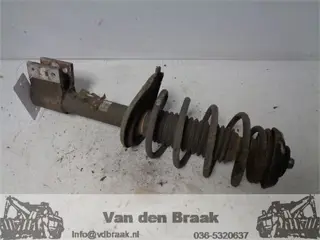 Peugeot 5008 1.6 VTi 2009-2017 Veerpoot rechts voor