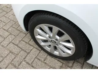 Foto 18 van Renault Clio 1.0 TCe Intens | Climat Control | Navigatie groot scherm| Half leder |