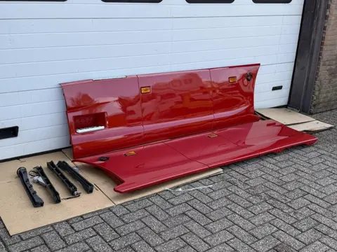 Scania NGS Nextgen Zijskirtsset NIEUW 375wb incl. steunen & verlichting. Origineel Z.G.A.N / Jaar 20