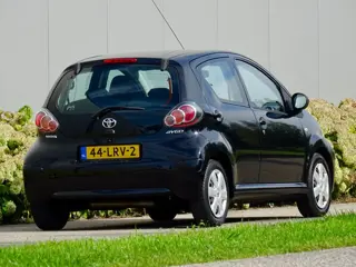 Foto 20 van Toyota Aygo 1.0-12V Comfort | 5-Deurs | Perfect Onderhoud | NL |