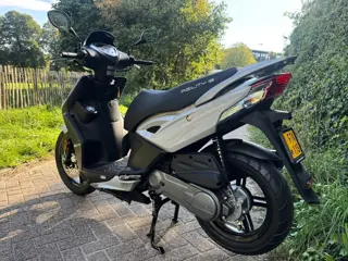 Foto 12 van Kymco Agility 16 + NARDO GREY 45 km EURO5 Scooter NIEUW