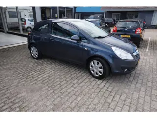 Foto 19 van Opel Corsa 1.4-16V Enjoy , Airco , Incl nw apk/beurt & 3 mnd 100% garantie