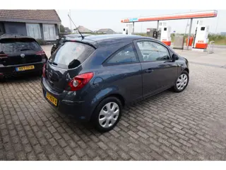 Foto 17 van Opel Corsa 1.4-16V Enjoy , Airco , Incl nw apk/beurt & 3 mnd 100% garantie