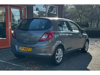 Foto 13 van Opel Corsa 1.4-16V Cosmo*Nieuwe-APK*CruiseControl*Parksensorachter*5Deurs*