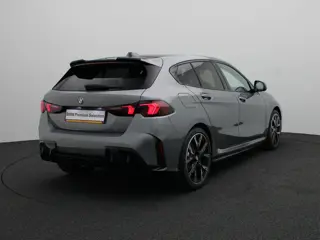 Foto 14 van BMW 1 Serie 120 M Sport Design Edition |  M Sportpakket Pro | Premium Pack | Driving Assistant Plus